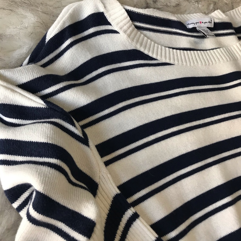 Cropped Sweater - Picture 2 of 5